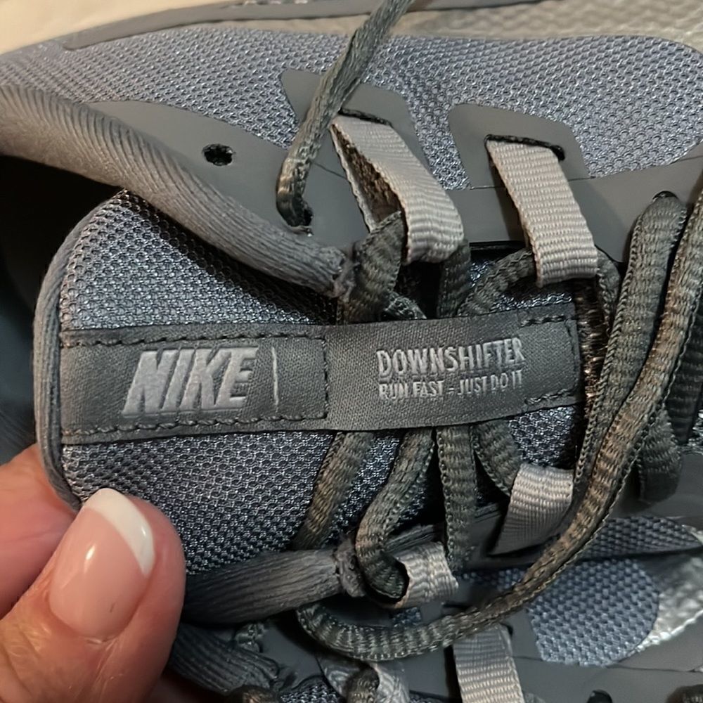 Nike - Picture 2 of 6